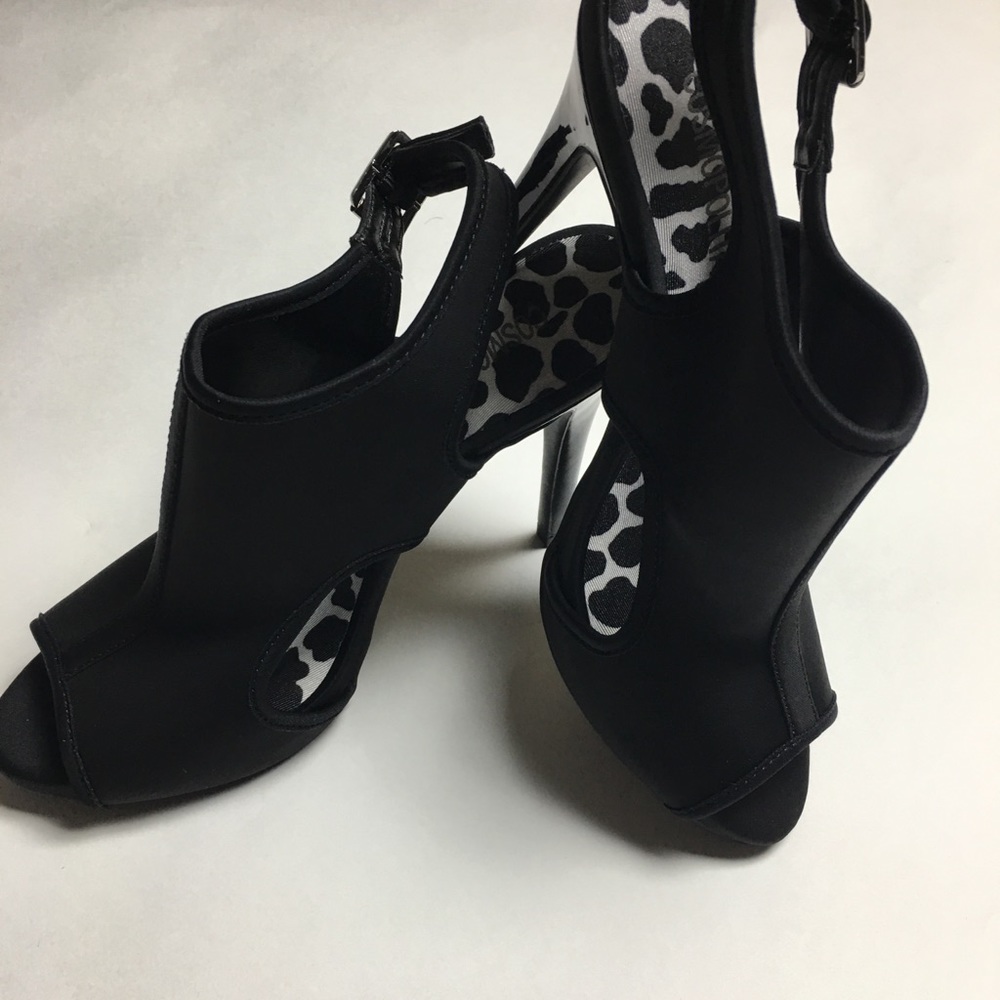 Women’s Cosmopolitan Peep-Toe Slingbacks